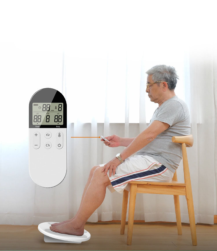 椅子に座ったままLCD画面付きリモコンで操作できるフットケアエネルージュ